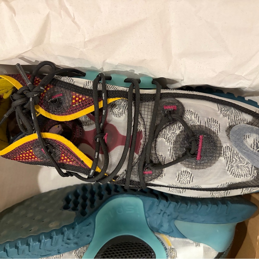 Nike Flow ISPA 270